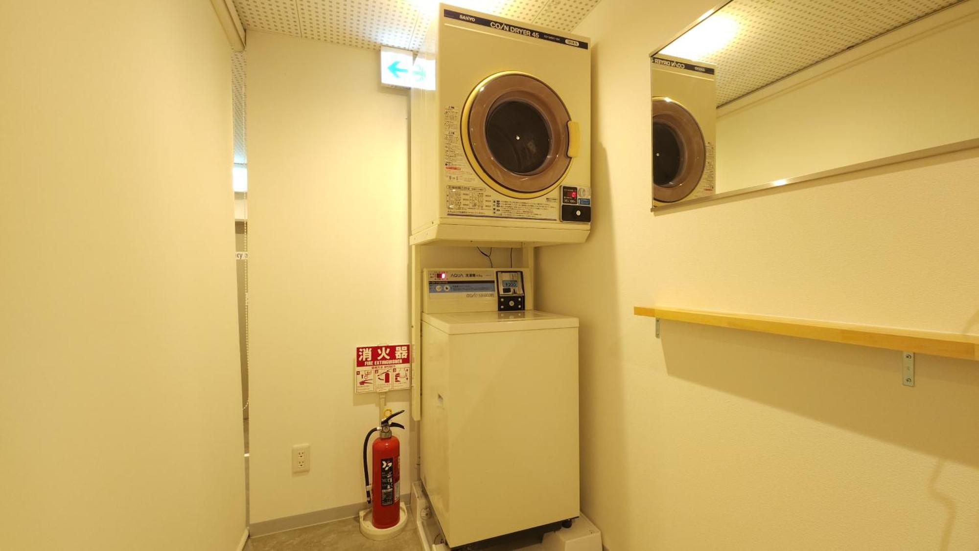 Acro Capsule Hotel Namba Dotonbori Osaka Esterno foto